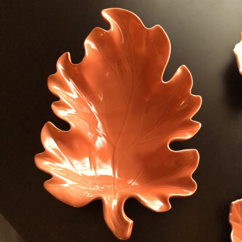 NEW LISTING! Autumn Leaf Platter w/3 Plates - Picture 6 of 8